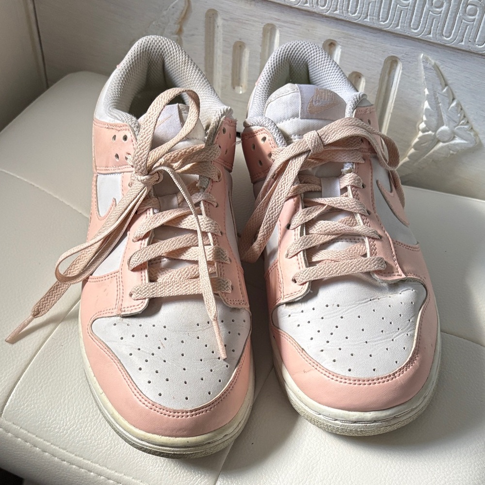 Nike Women's Pink and White Low-Top Sneakers